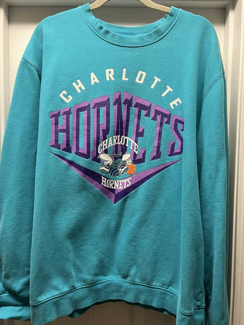 Mitchell & Ness Vintage Charlotte Hornets sweatsh… - image 1