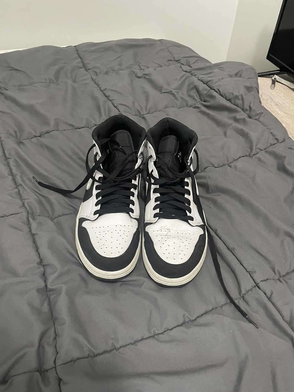 Jordan Brand × Nike Air Jordan 1 retro mid tuxedo - image 3