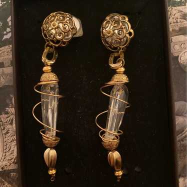 Elegant Golden Scrollwork Earrings