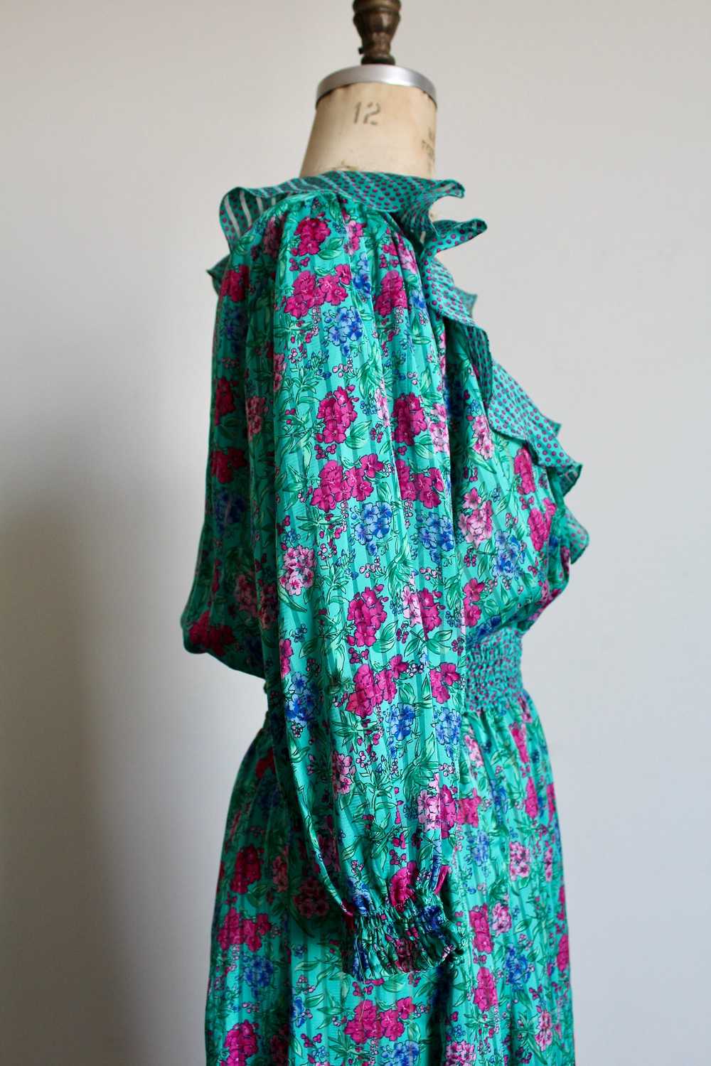 1980s Diane Freis Floral Turquoise Smocked Ruffle… - image 4