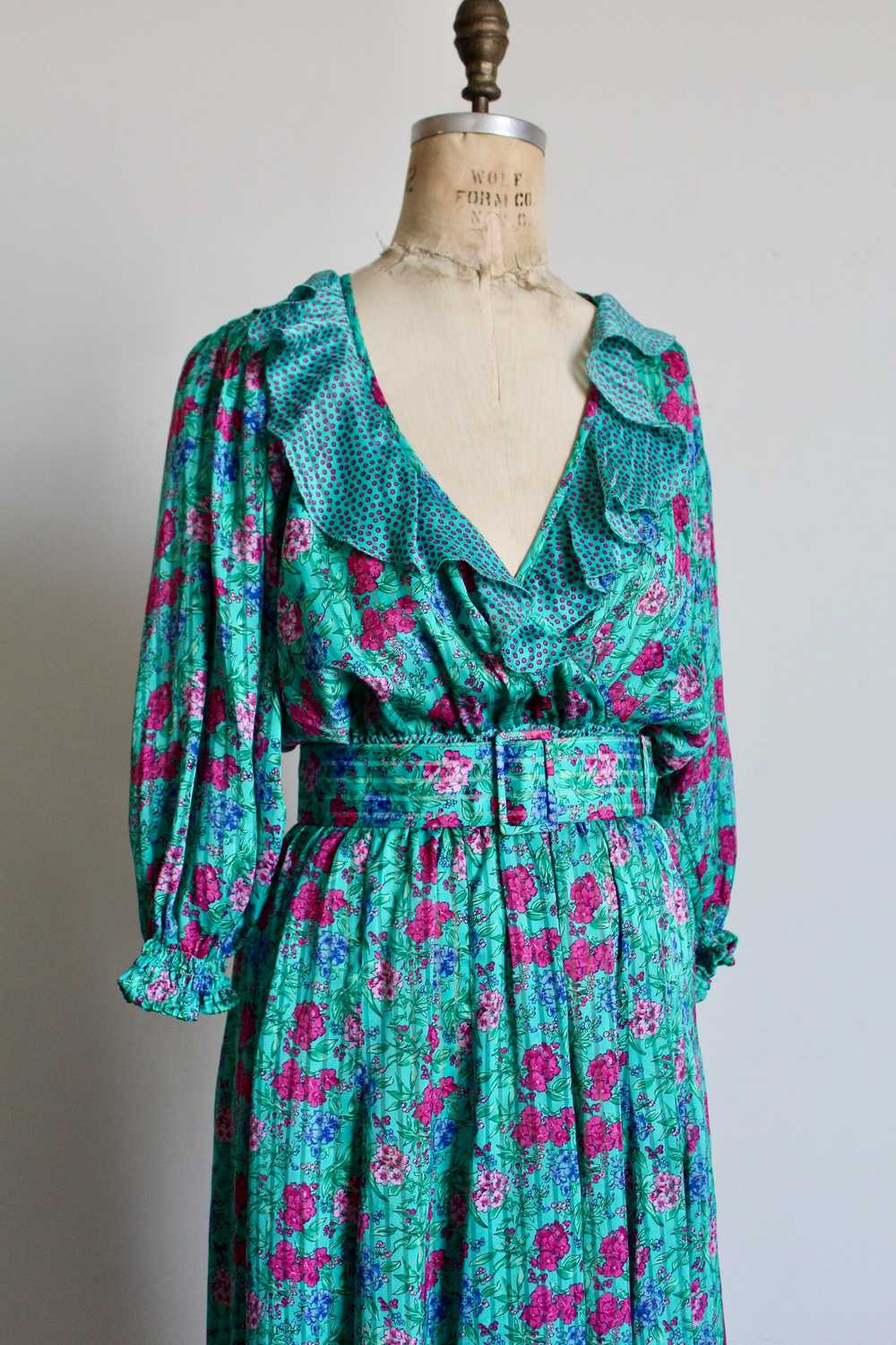 1980s Diane Freis Floral Turquoise Smocked Ruffle… - image 5