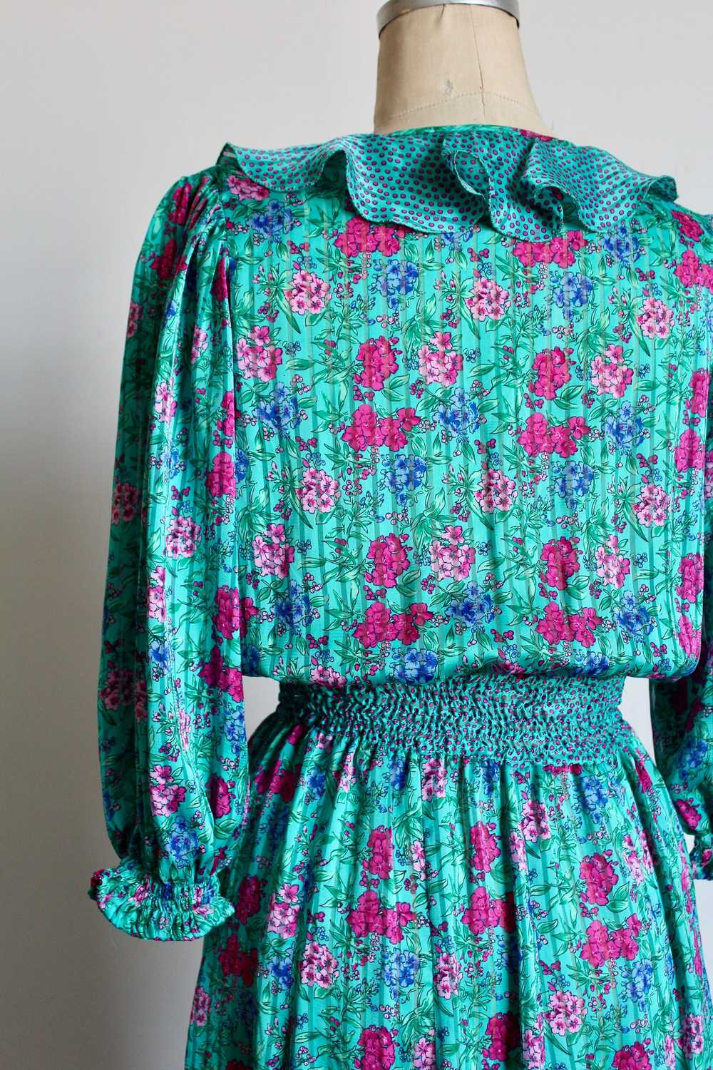 1980s Diane Freis Floral Turquoise Smocked Ruffle… - image 7