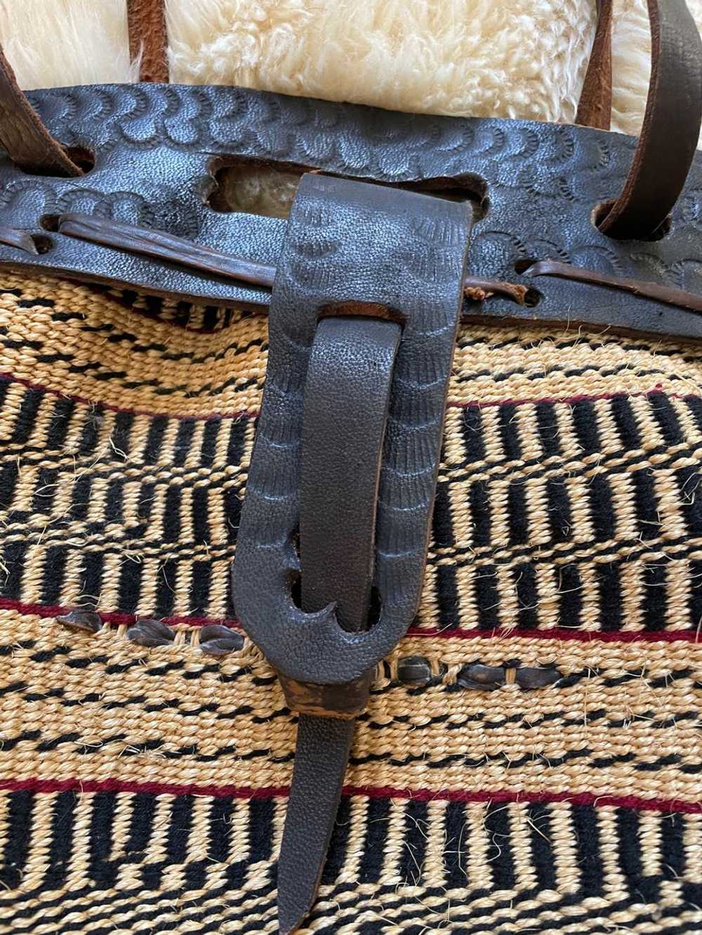 Handmade 70s Tooled leather and sisal shopper bag… - image 5