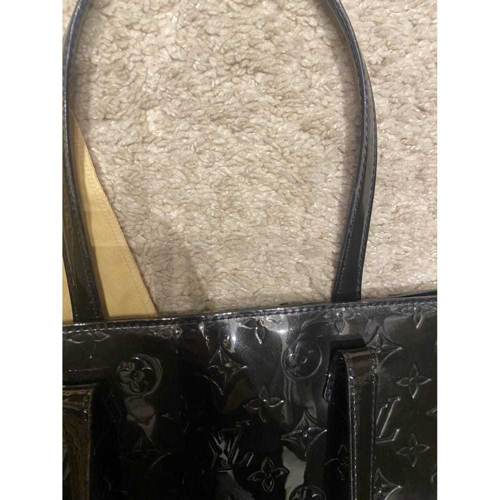 Louis Vuitton Wilshire patent leather handbag - image 8