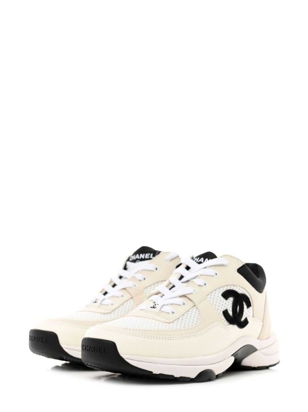 CHANEL Pre-Owned CC suede lace-up sneakers - White - image 2