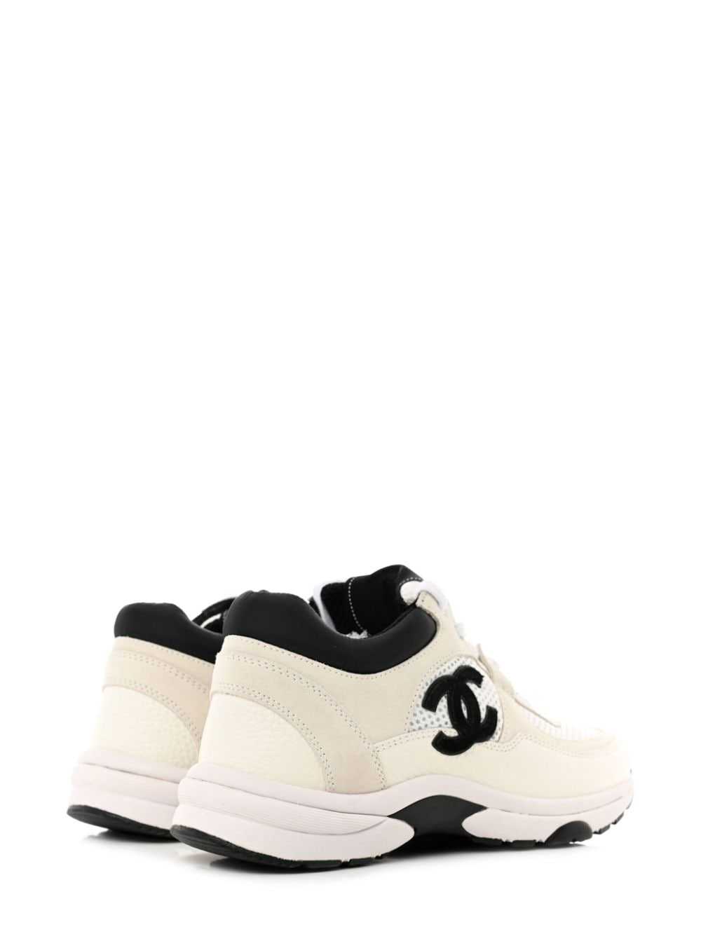 CHANEL Pre-Owned CC suede lace-up sneakers - White - image 3