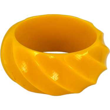 Vintage Yellow Plastic Bangle Bracelet 1950s 1960… - image 1