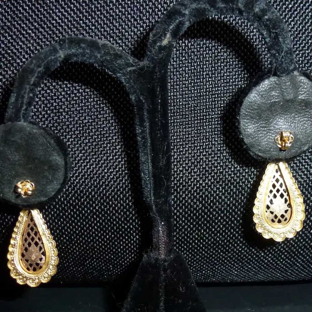 14K Teardrop Filigree Hanging Earrings - image 9