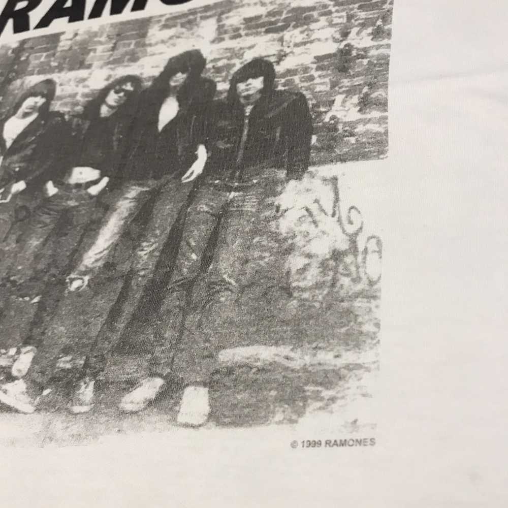 Band Tees × Vintage Y2k BAND TEE RAMONES 1999 RAR… - image 3