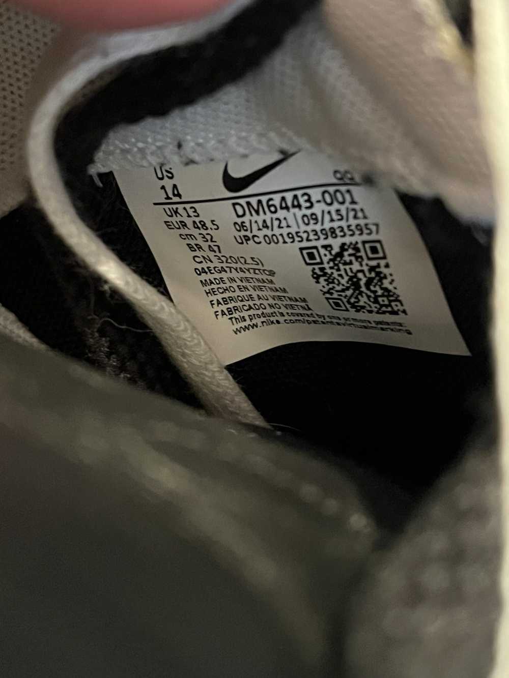 Nike × Sacai Sacai x Nike Blazer Low Black Patent… - image 2