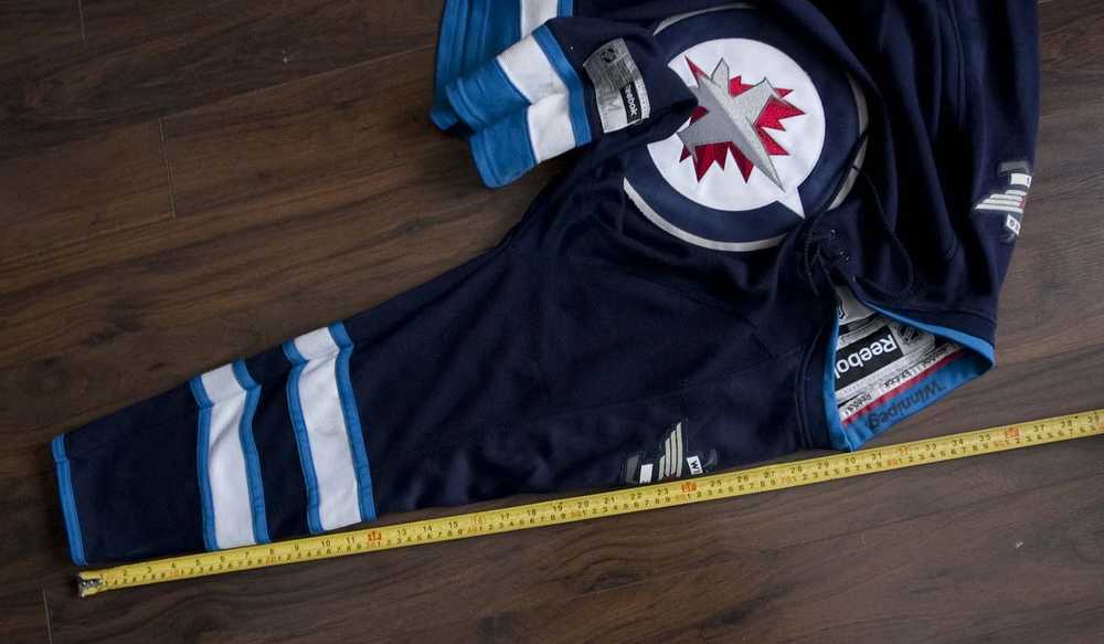 NHL × Reebok Winnipeg Jets Jersey Reebok NHL Size… - image 9