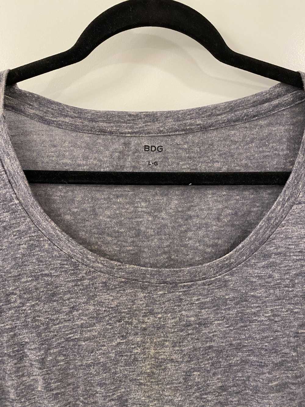 Urban Outfitters Simple Gray Round Neck Casual Te… - image 2