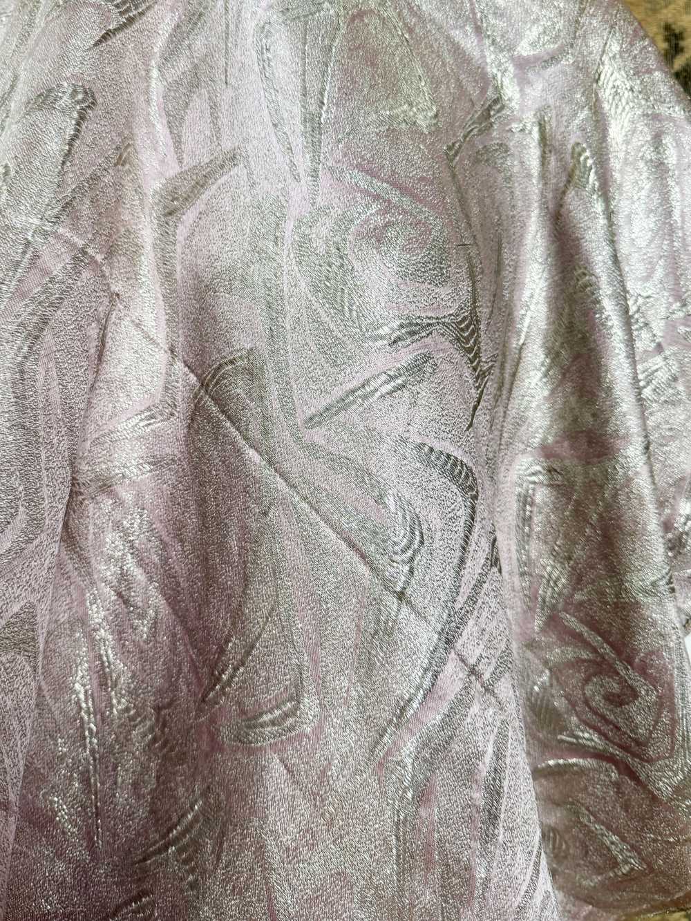 1930s Silver and Mauve Lamé Fabric - image 2