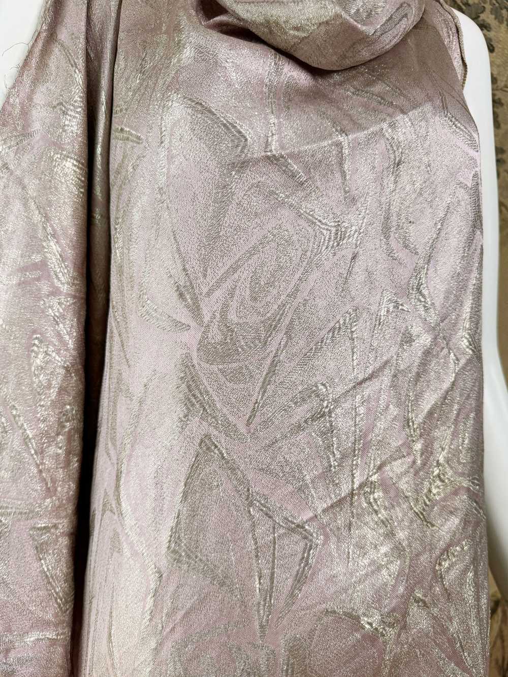 1930s Silver and Mauve Lamé Fabric - image 3