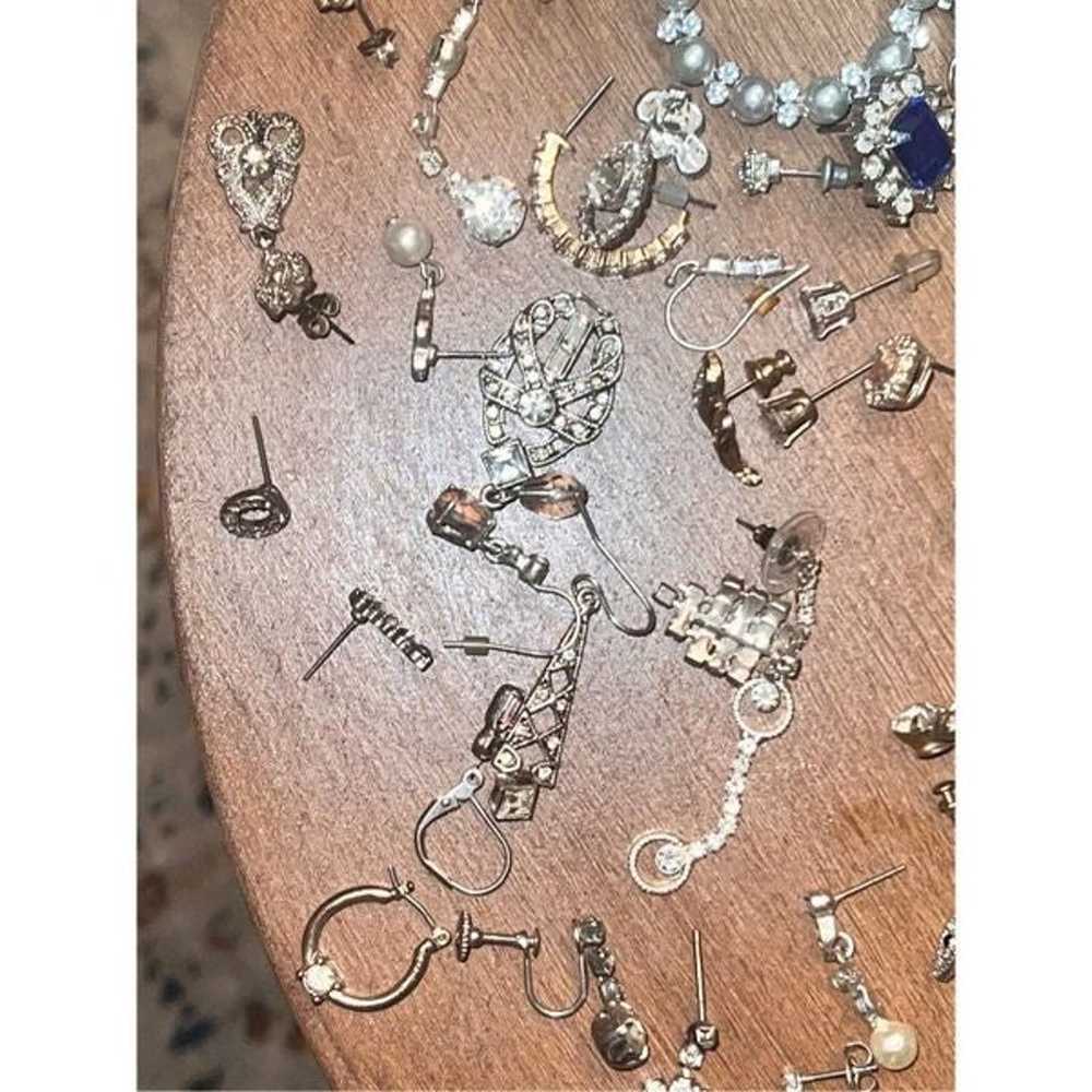 Vintage LOT of Dress Clip Rhinestones Jewelry Fas… - image 8