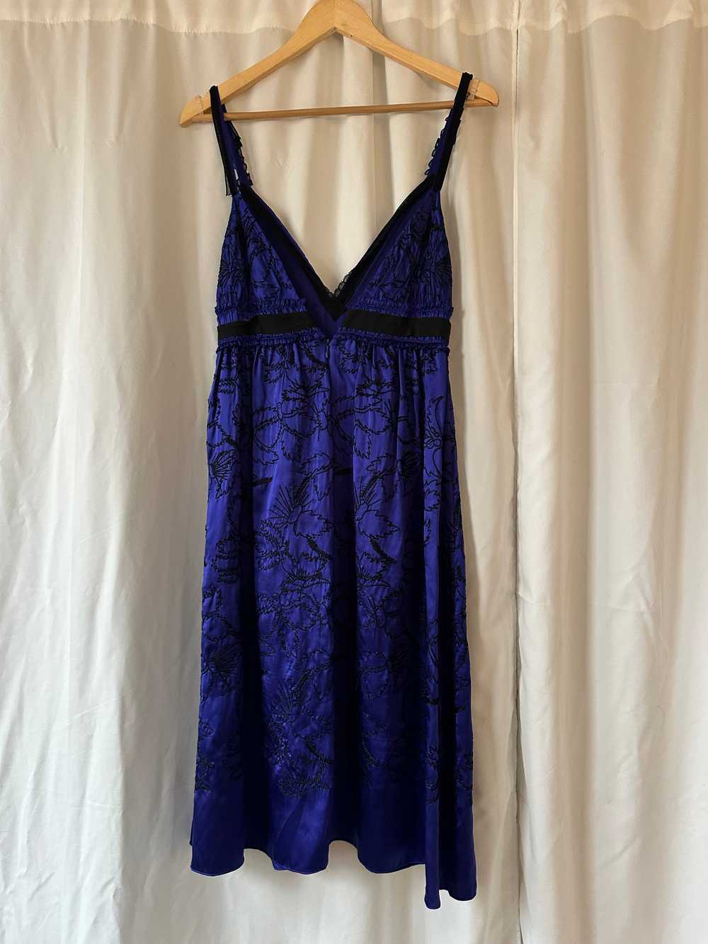 2000s Vera Wang Lavender Label Violet Silk Embroi… - image 11