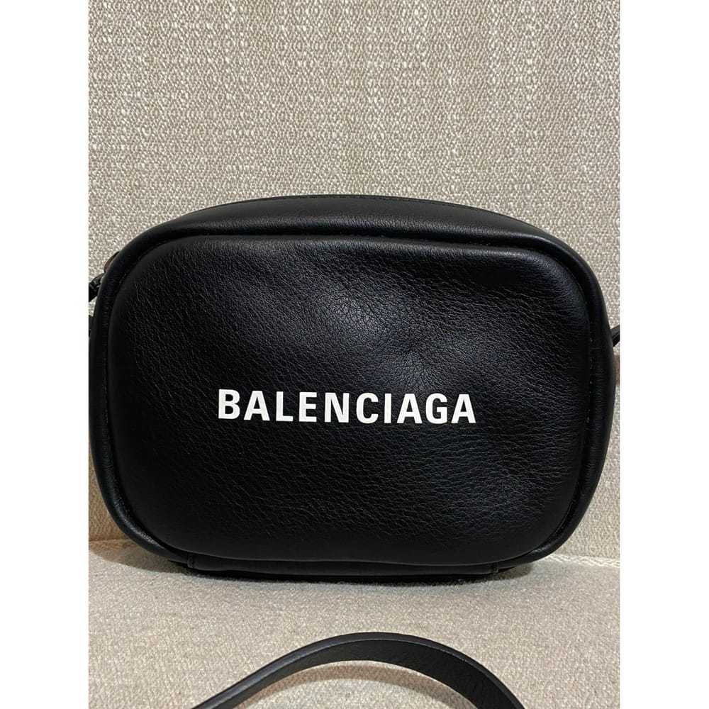 Balenciaga Everyday leather crossbody bag - image 3