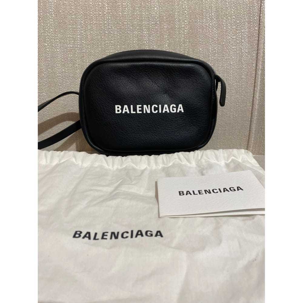 Balenciaga Everyday leather crossbody bag - image 9