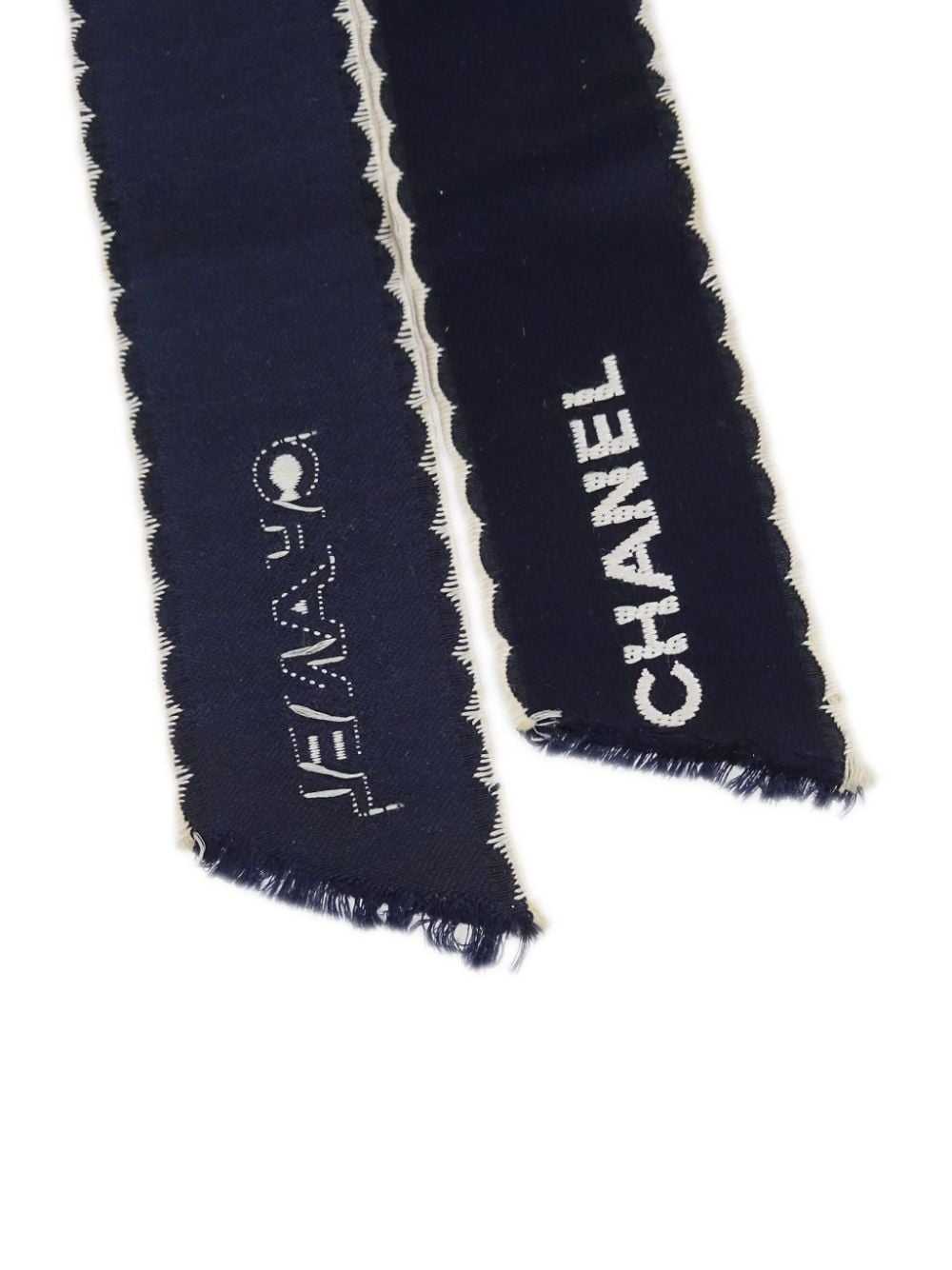 CHANEL Pre-Owned 1990-2000s bow brooch pin - Blue - image 4