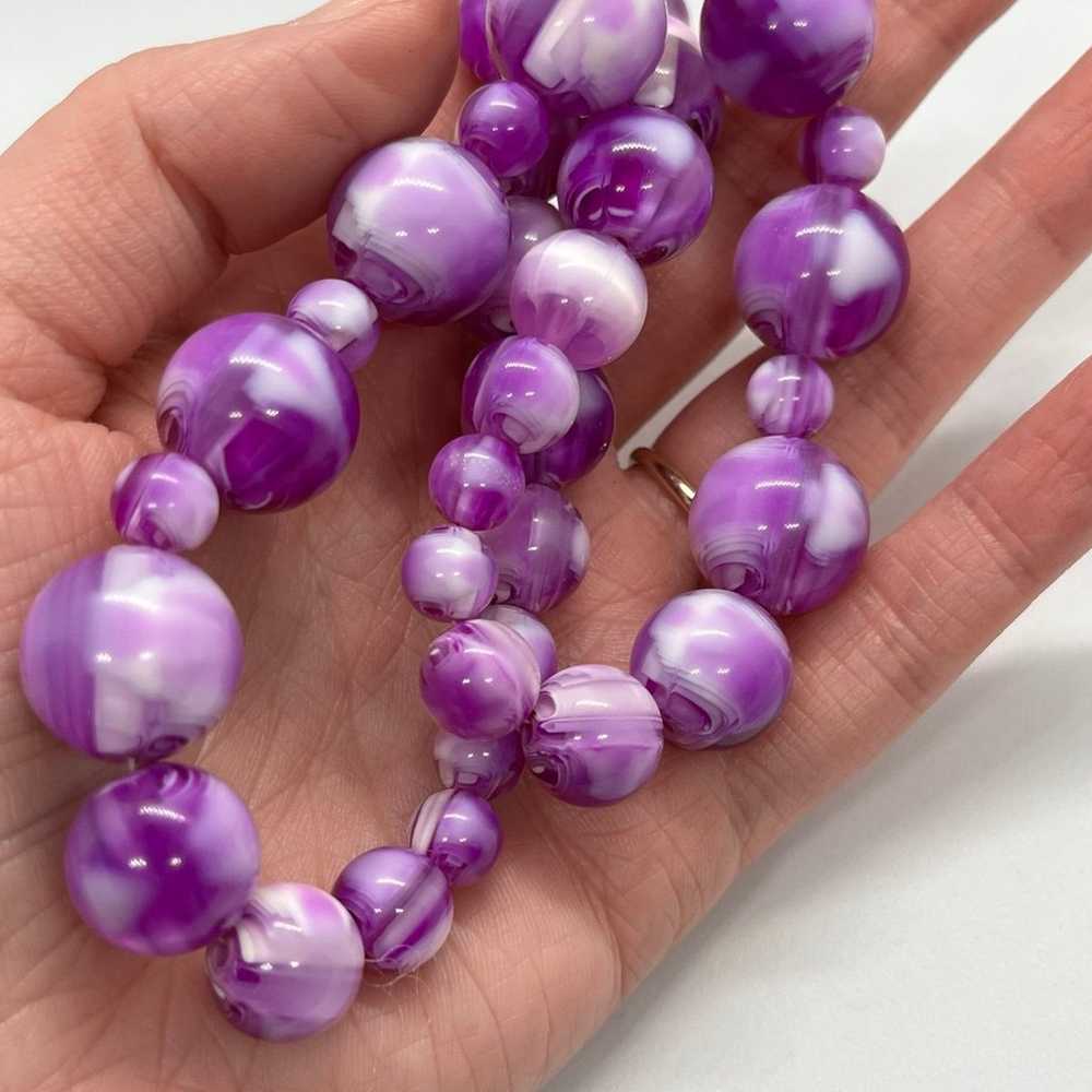 Vintage Purple and White Swirl Lucite Necklace - image 6