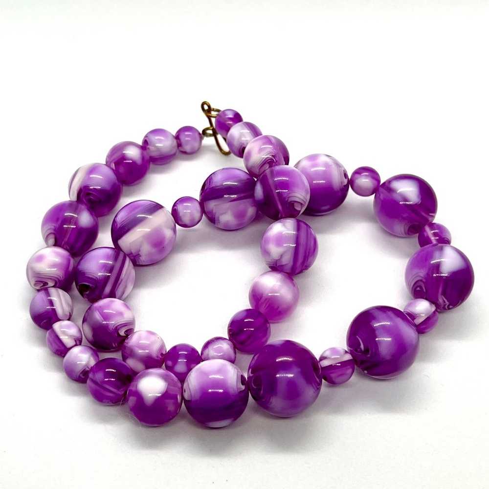 Vintage Purple and White Swirl Lucite Necklace - image 8