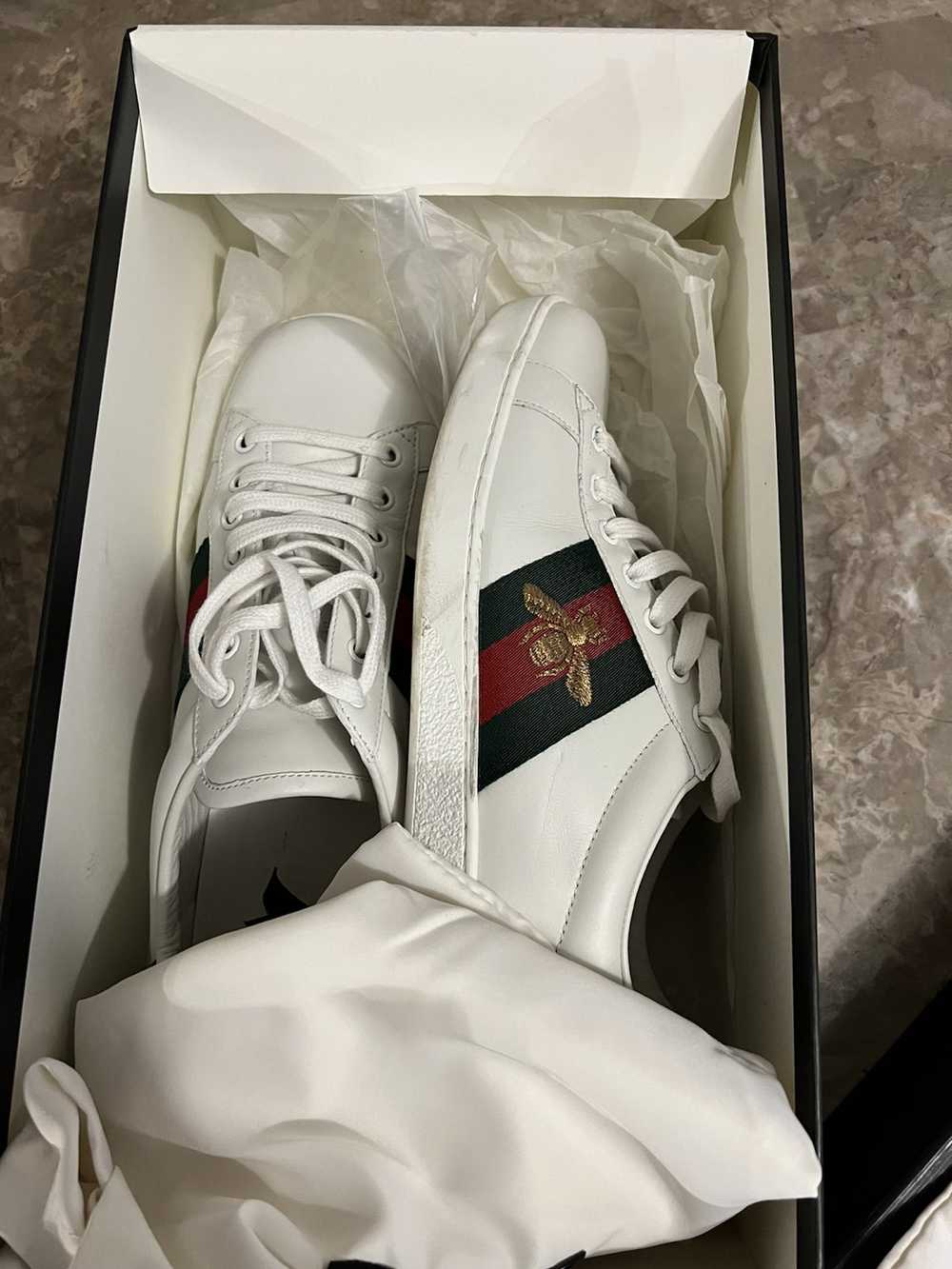 Gucci GUCCI White Embroidered Bee Ace Sneakers - image 3