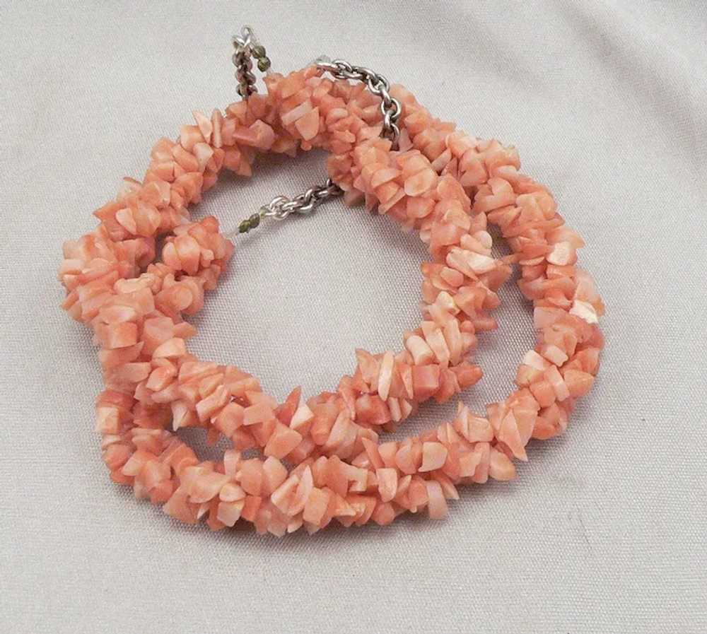 Vintage Coral Chip 3 Strand Twist Beaded Necklace… - image 6