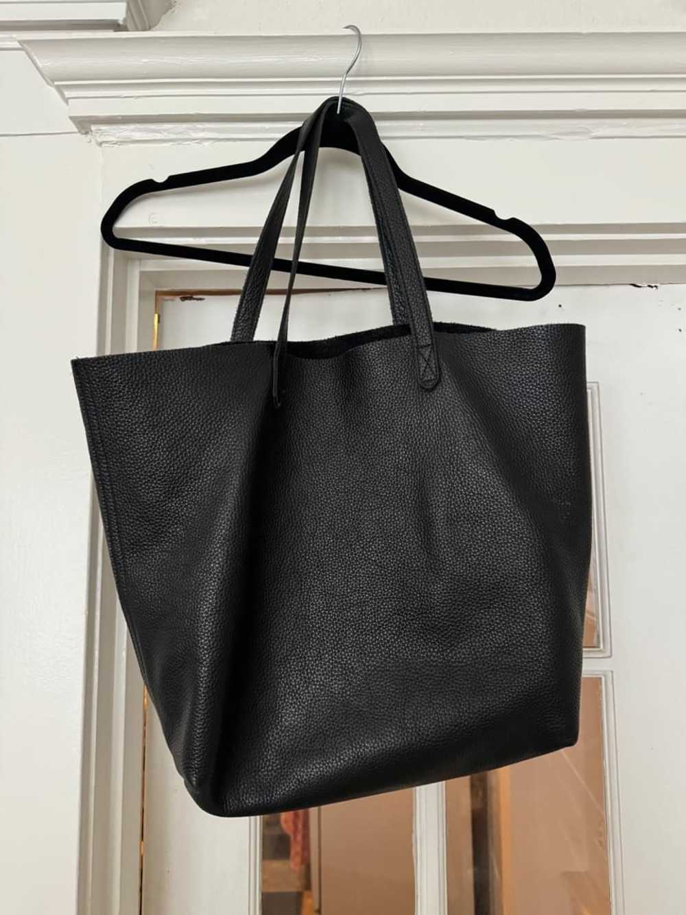 Cuyana Classic Leather Tote - image 2