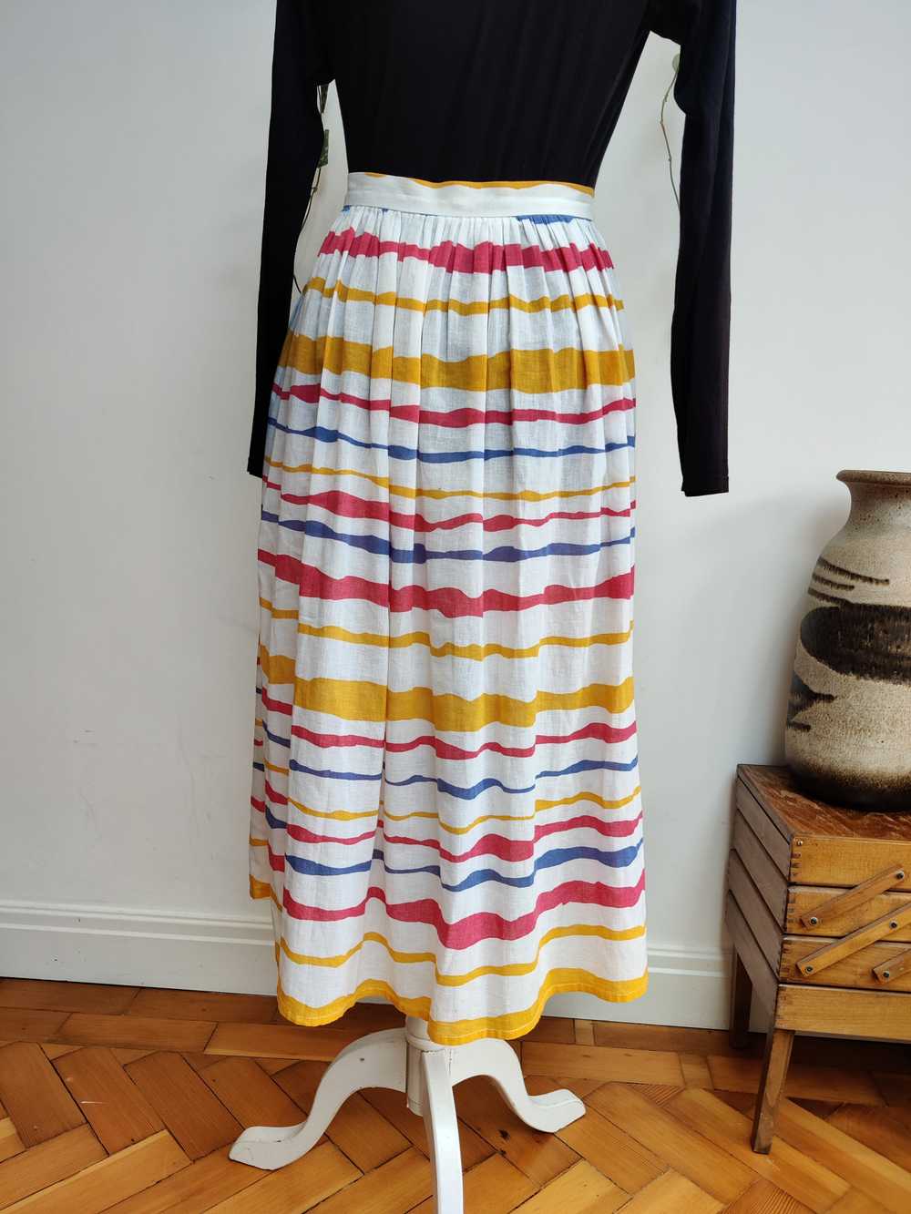 White rainbow stripe vintage jaeger skirt size 8. - image 5