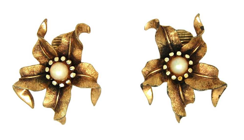 Boucher Lily 2081 Gold Tone Vintage Figural Earri… - image 1