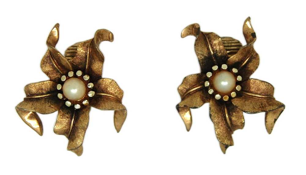 Boucher Lily 2081 Gold Tone Vintage Figural Earri… - image 2