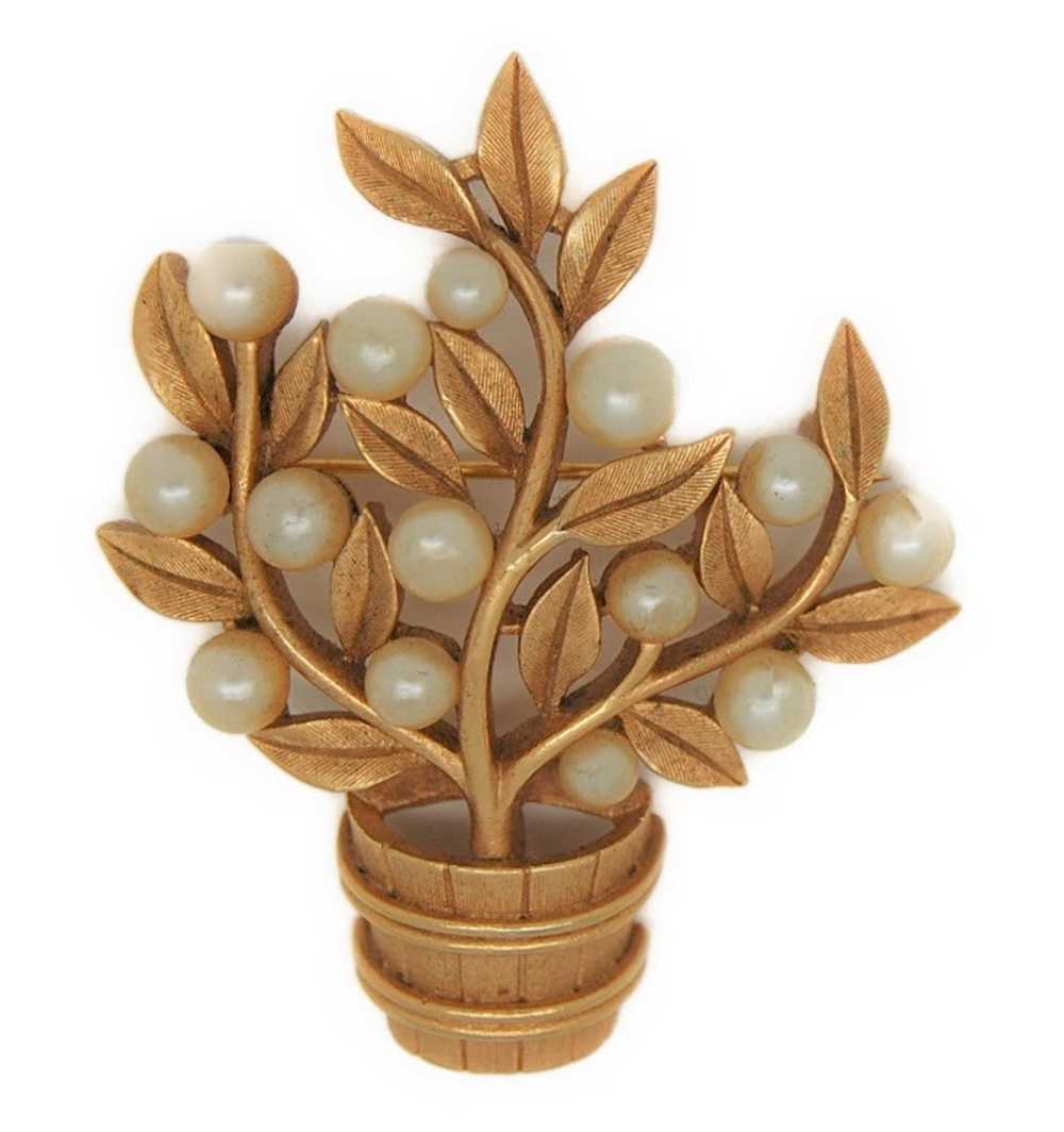 Trifari Pearl Basket Tree Vintage Figural Costume… - image 1