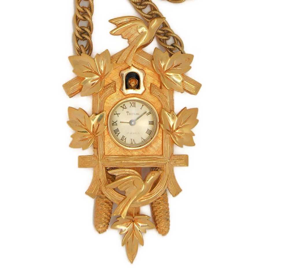 Trifari Gold Tone Cuckoo Clock Vintage Figural Ne… - image 1