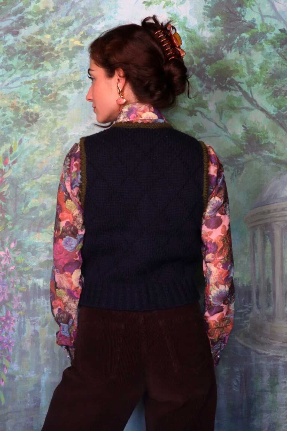 Austrian wool vest - image 5