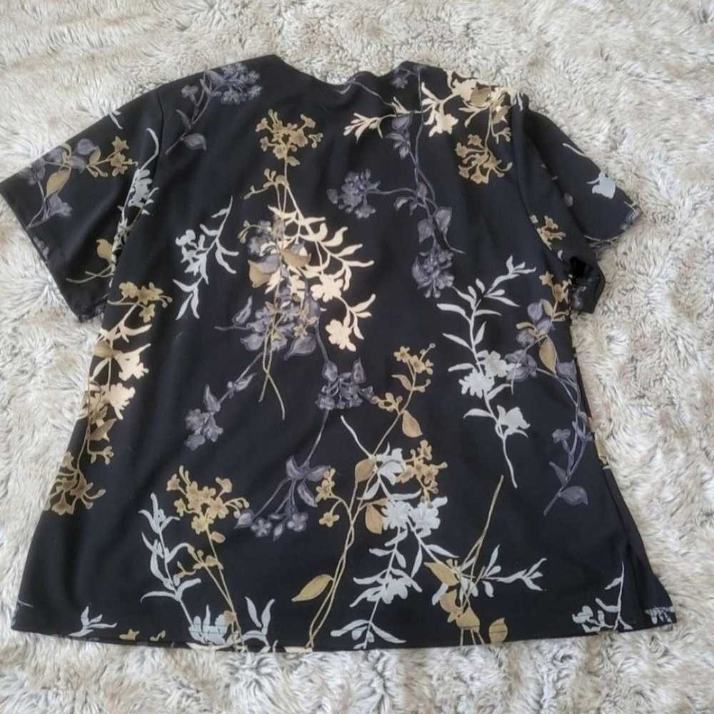 Ninety Woman Vintage Black Floral Short Sleeve To… - image 5