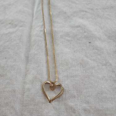 Unmarked gold tone heart necklace - image 1
