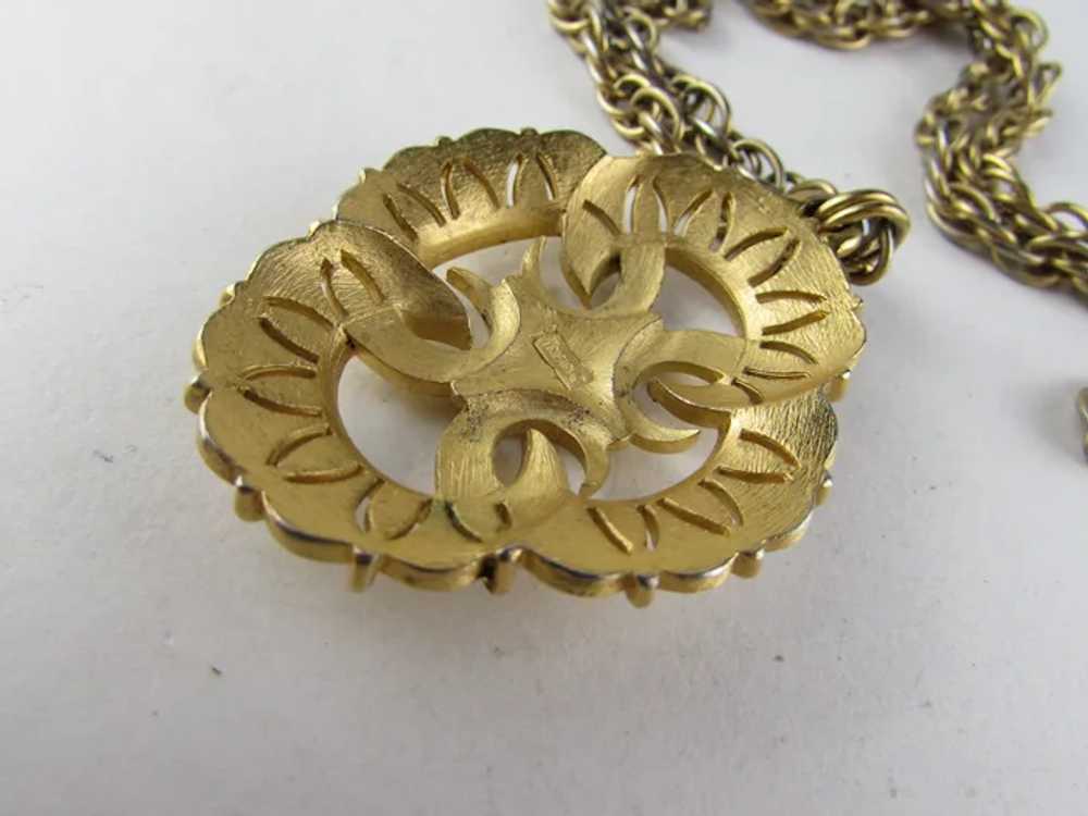 Crown Trifari  Mid-Century Gold Tone Necklace Wit… - image 10