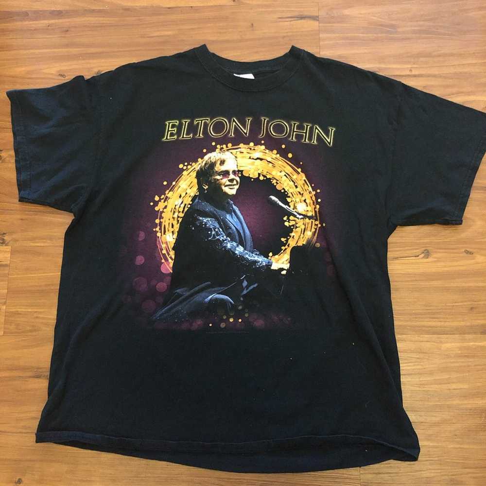 Elton John - image 2
