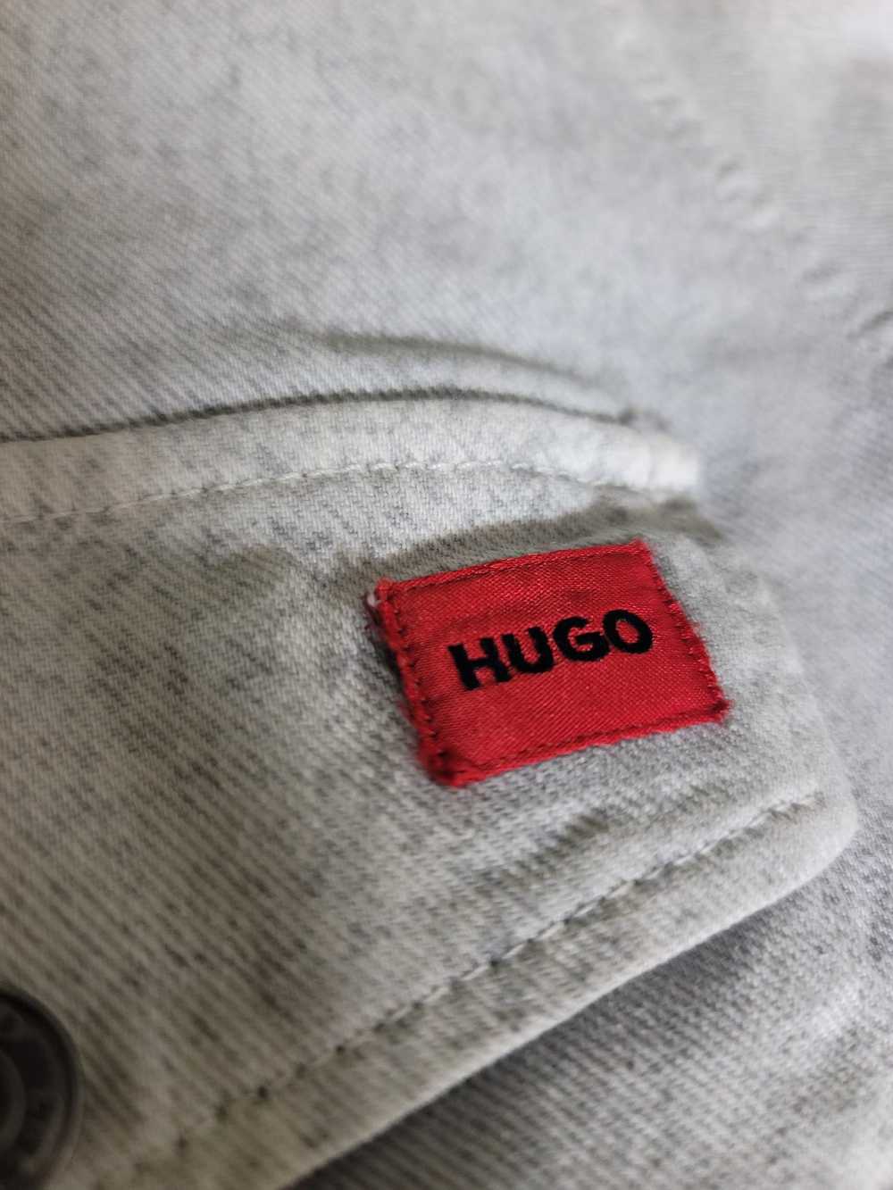 Hugo Boss Hugo Boss RARE oversized red logo - image 3