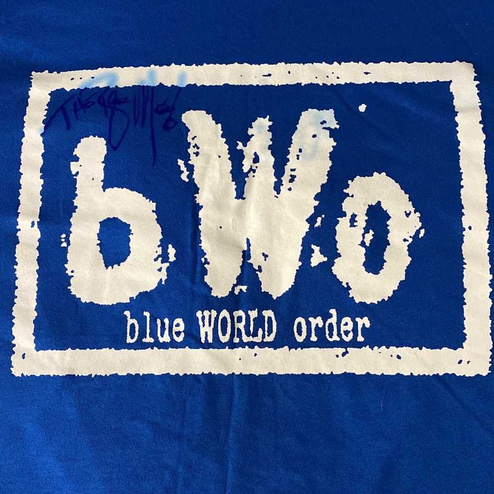 b.W.o Tshirt autographed by The Blue Meanie !!! - image 3