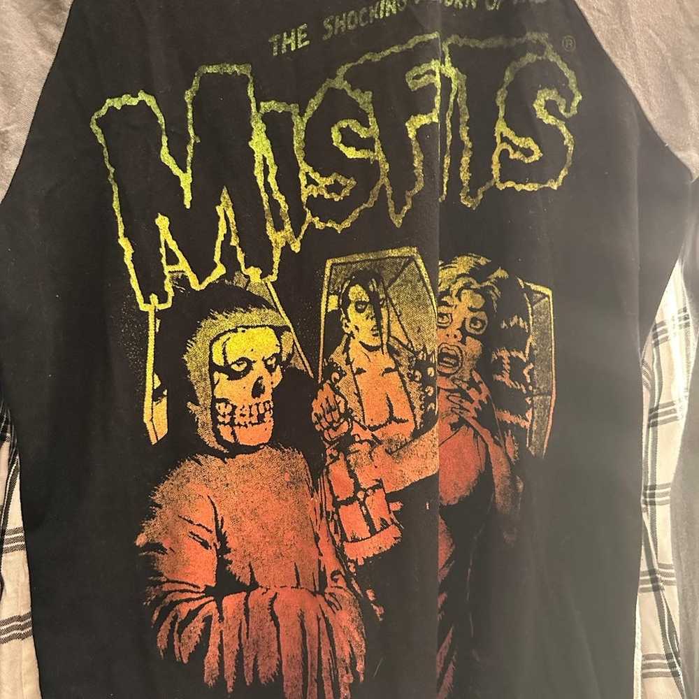 Vntge Misfits long sleeve shirt - image 4
