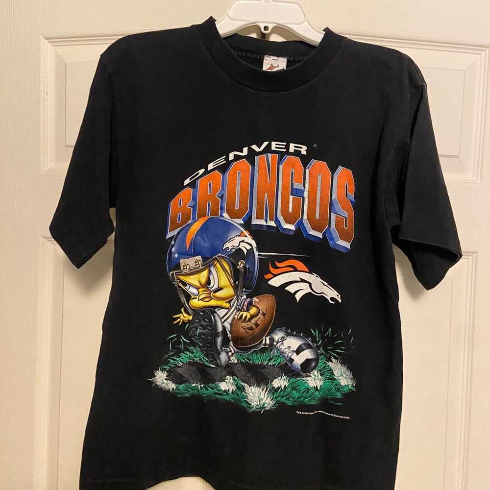 1997 Looney Tunes Denver Broncos t shirt - image 1