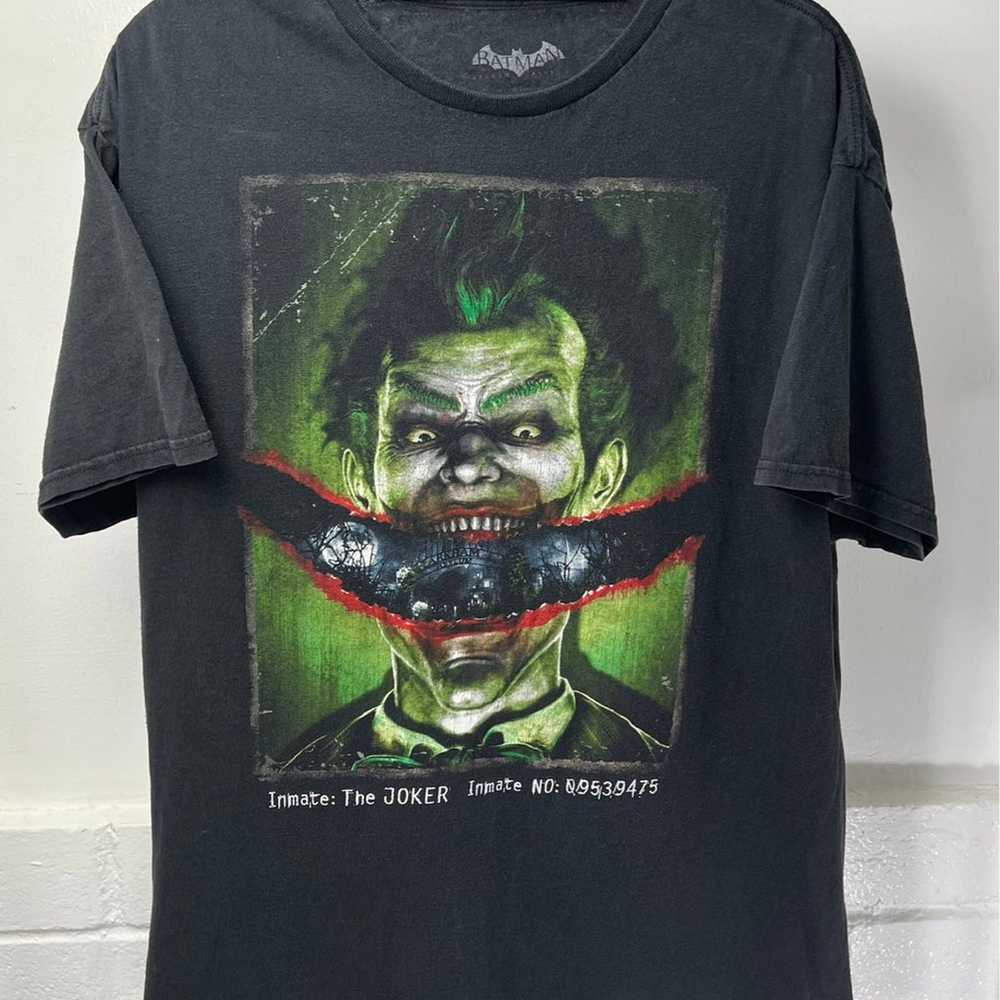 Batman Arkham Asylum  Inmate The Joker  Graphic T… - image 1