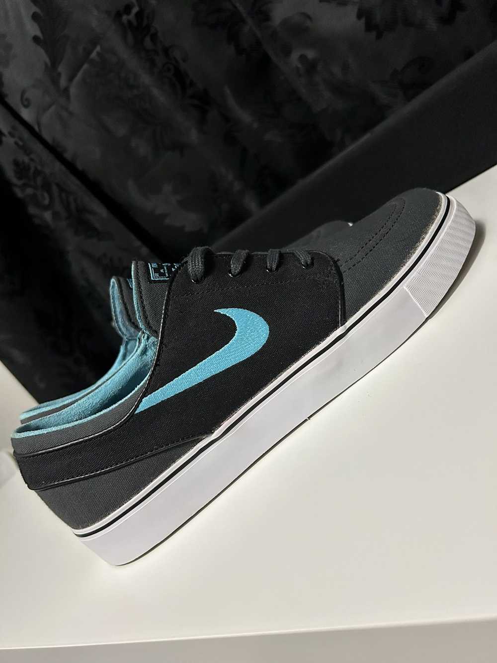 Nike Stefan Janoski Black/Hyper Blue - Size: 10.5 - image 3