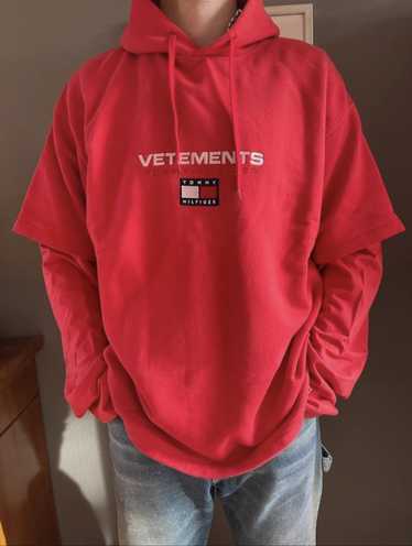 Vetements hoodie tommy discount hilfiger