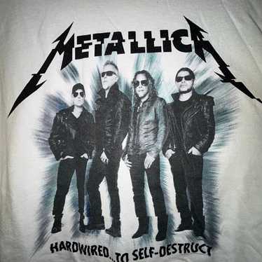 Vintage 2017 Metallica Rock Band WoldWired Tour T… - image 1