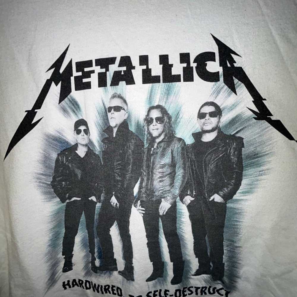 Vintage 2017 Metallica Rock Band WoldWired Tour T… - image 2