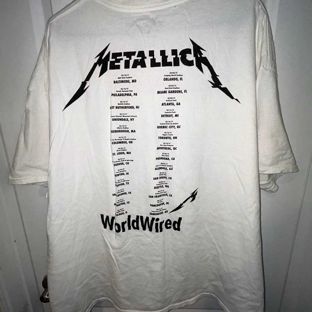 Vintage 2017 Metallica Rock Band WoldWired Tour T… - image 7