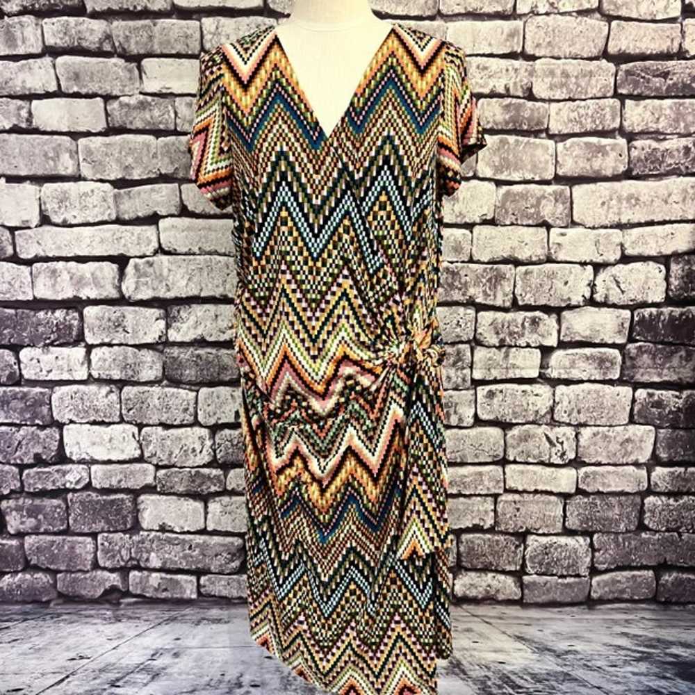 Avenue Short Sleeve Multicolored V-Neck Wrap Dres… - image 1