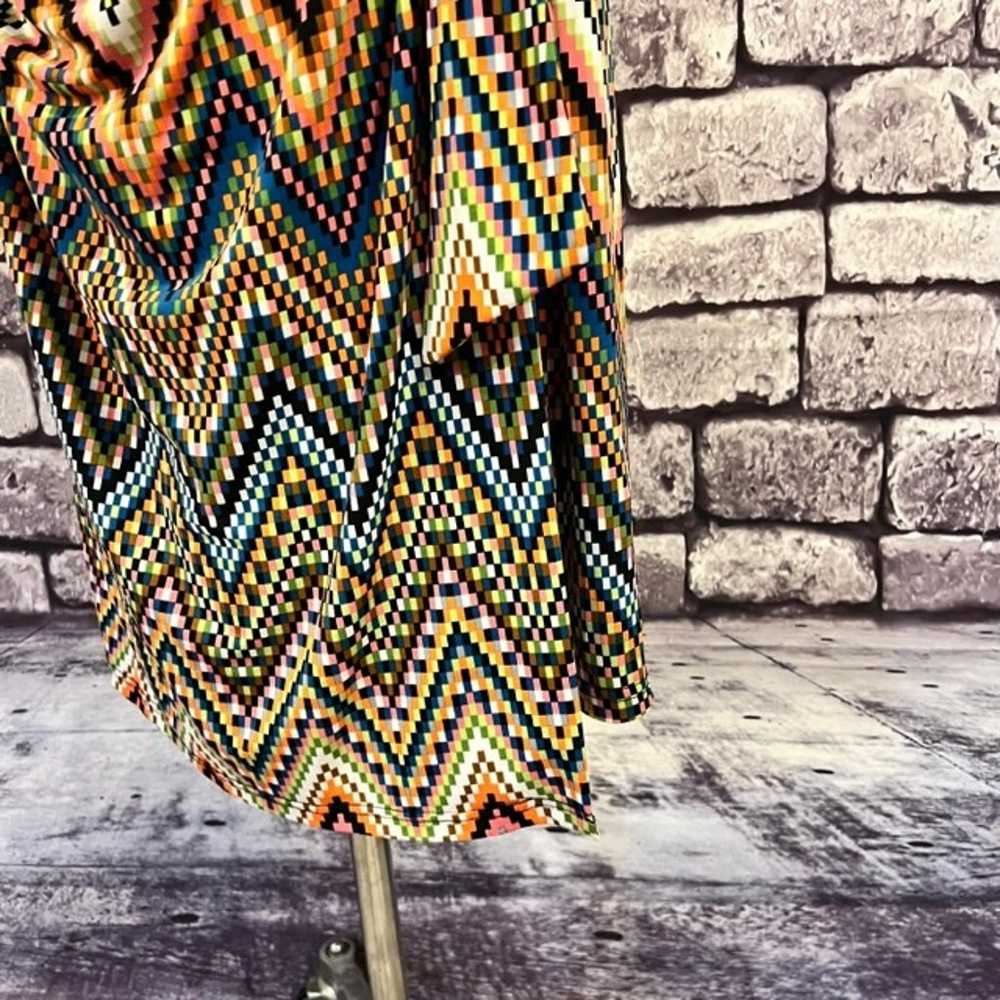 Avenue Short Sleeve Multicolored V-Neck Wrap Dres… - image 4